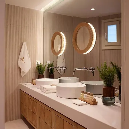 Vencia Boutique Hotel 4*